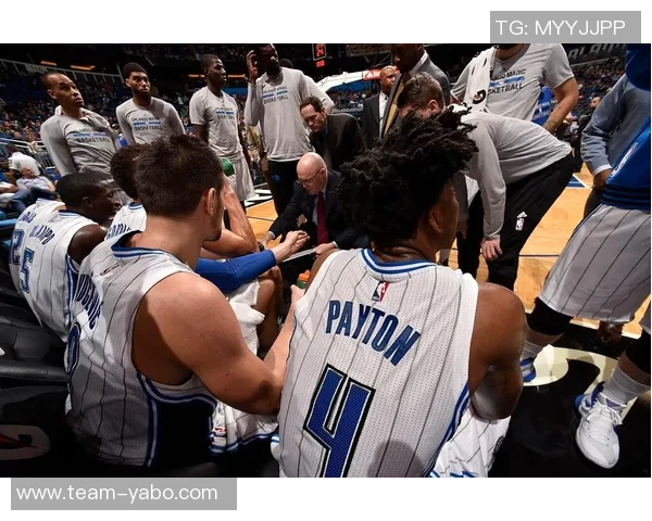 卢卡与里夫斯双双砍下30分华兹状态回暖再现昔日风采 卢卡与里夫斯双双砍下30分华兹状态回暖再现昔日风采